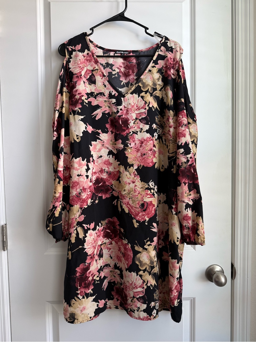 Charlotte Russe Black Floral Cold-Shoulder V-Neck Dress